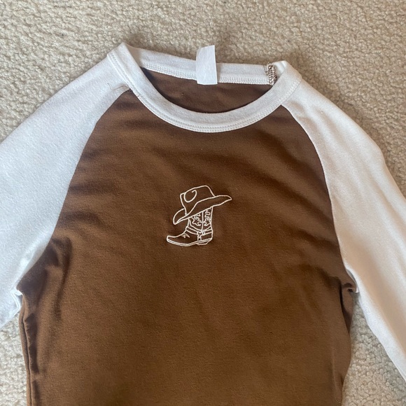 brown and white longer SLIGHTLY cropped longsleve cowboy shirt. size L - Picture 2 of 3